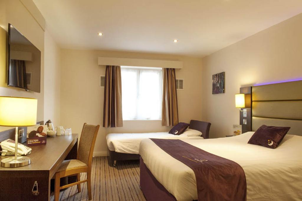 Premier Inn London Brentford Kamer foto